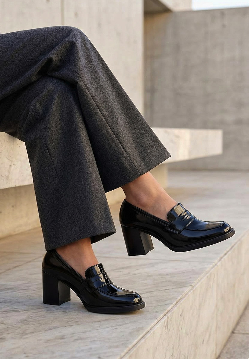 Čierne mokasíny na opätku Odesia V4