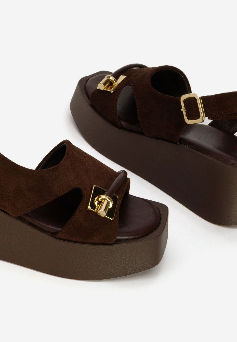 Hnedé sandále na platforme Levy