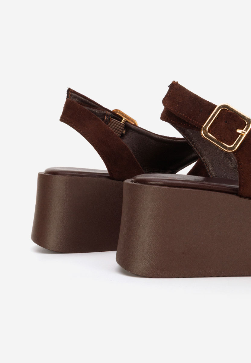 Hnedé sandále na platforme Levy