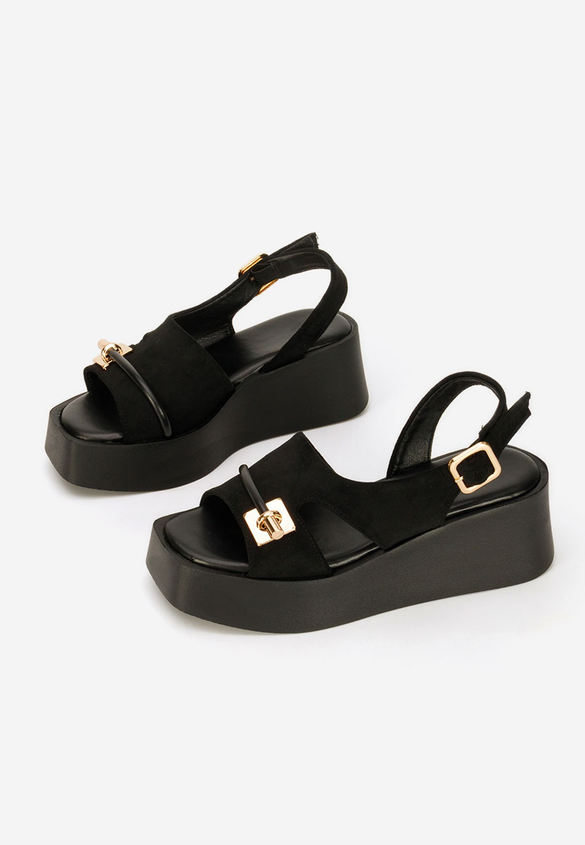 Čierne sandále na platforme Levy