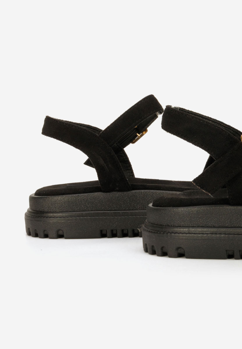Čierne sandále na platforme Donetia