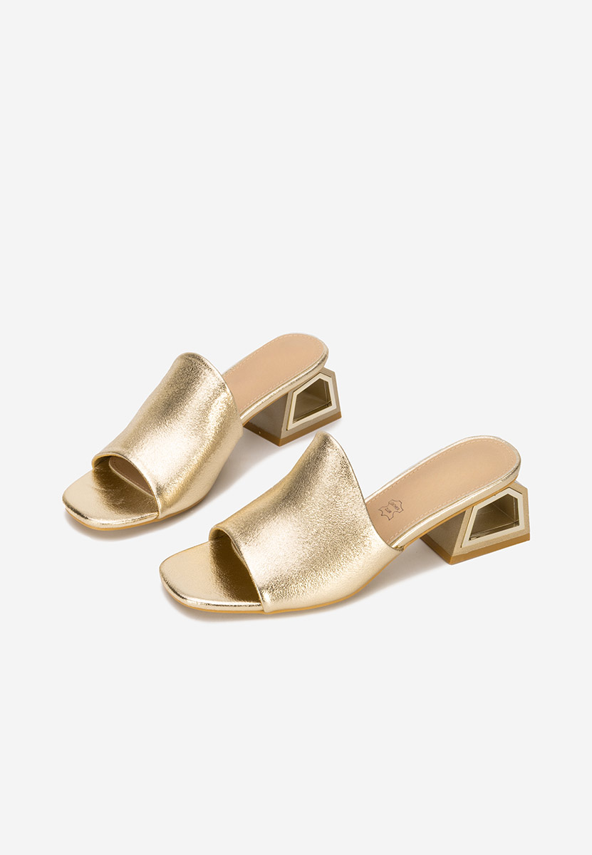 Zlaté šľapky na opätku Alesandria