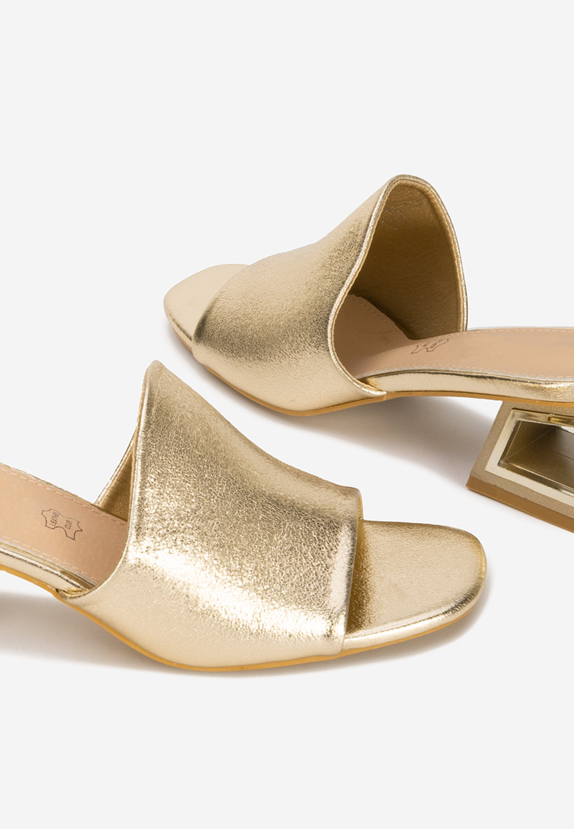 Zlaté šľapky na opätku Alesandria