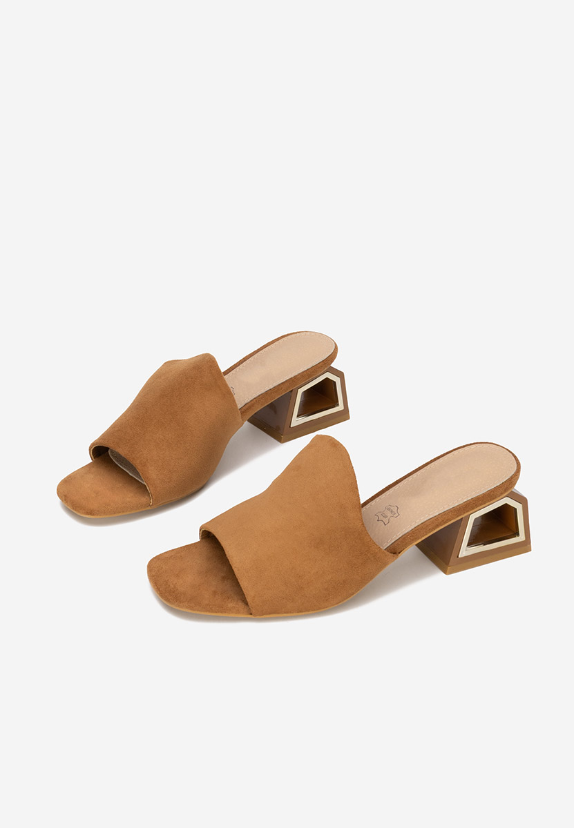 Hnedé šľapky na opätku Alesandria