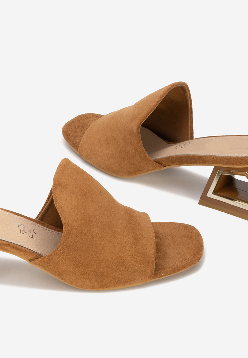 Hnedé šľapky na opätku Alesandria