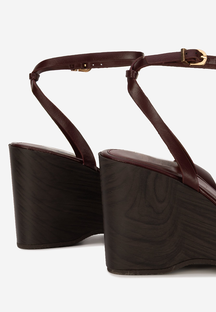 Bordové sandále na klinovom opatku Mirya