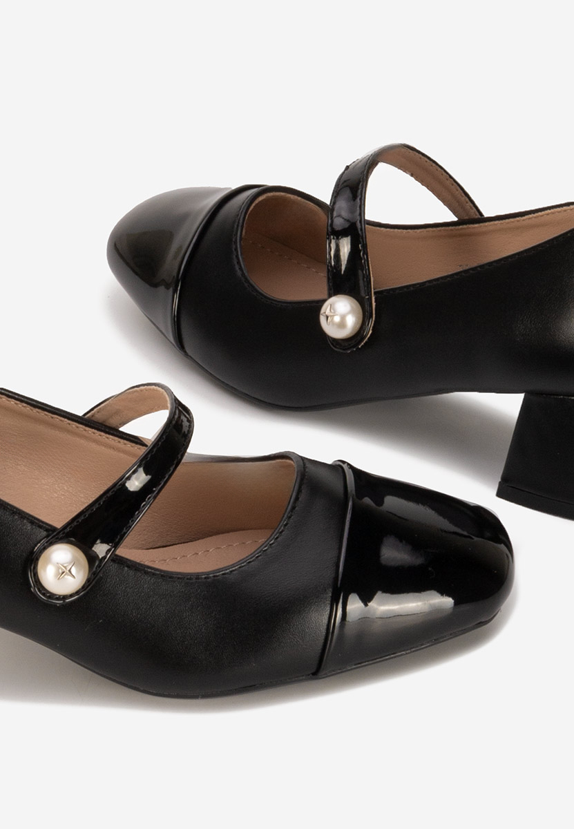 Čierne lodičky na hrubom opätku Blety